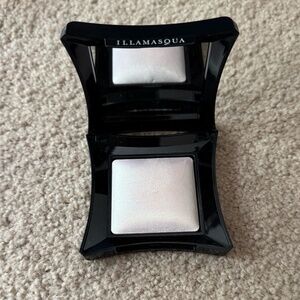 Illamasqua "Diety" highlighter
